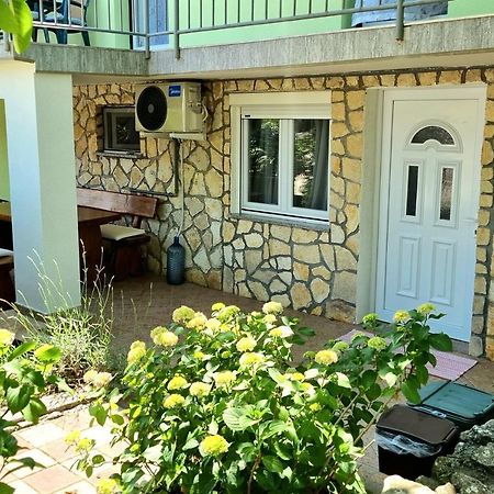 Apartment Deni Skrbčići エクステリア 写真