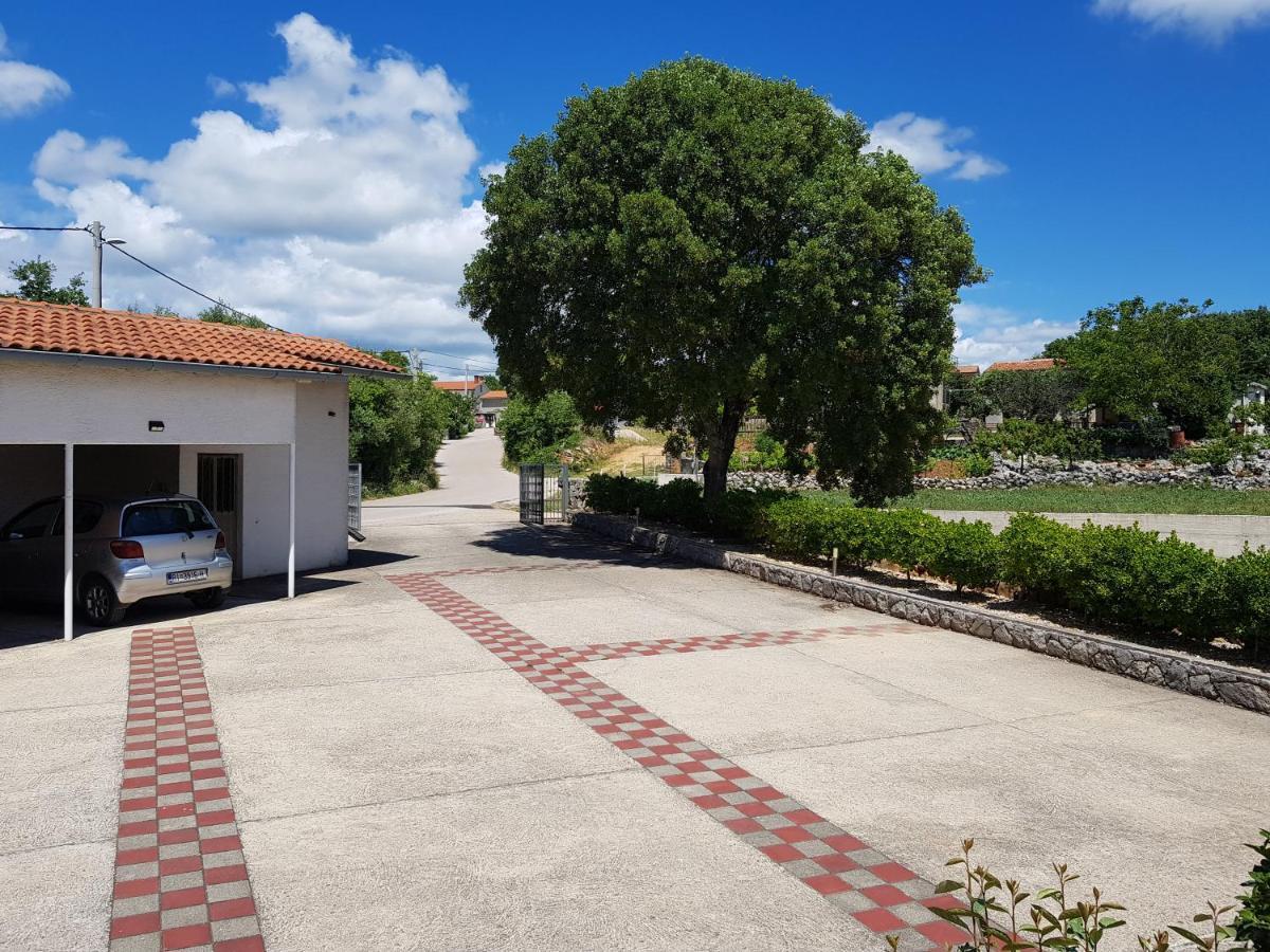 Apartment Deni Skrbčići エクステリア 写真