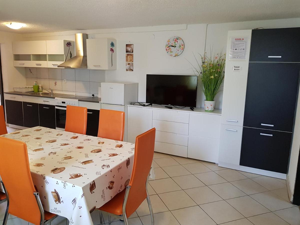 Apartment Deni Skrbčići エクステリア 写真