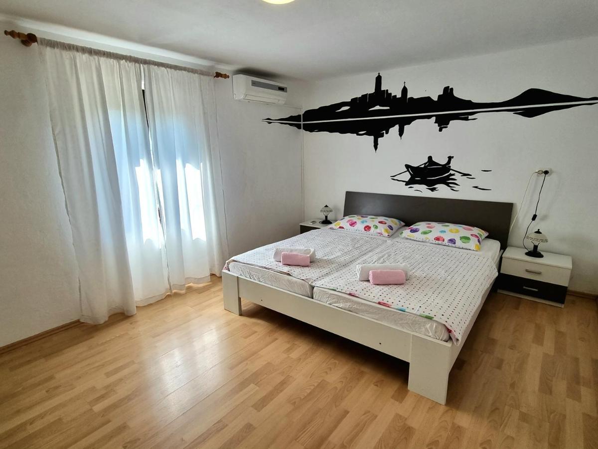 Apartment Deni Skrbčići エクステリア 写真